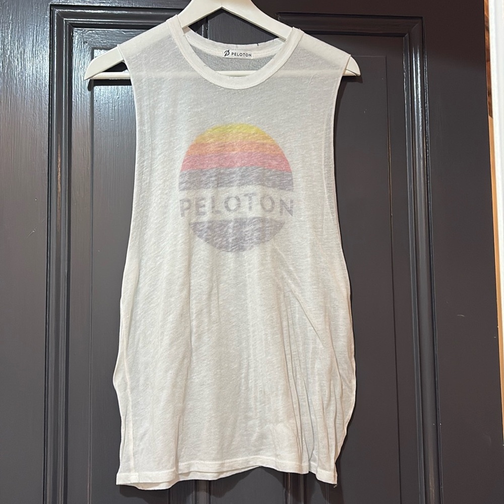Peloton inside out sunrise muscle tee size M